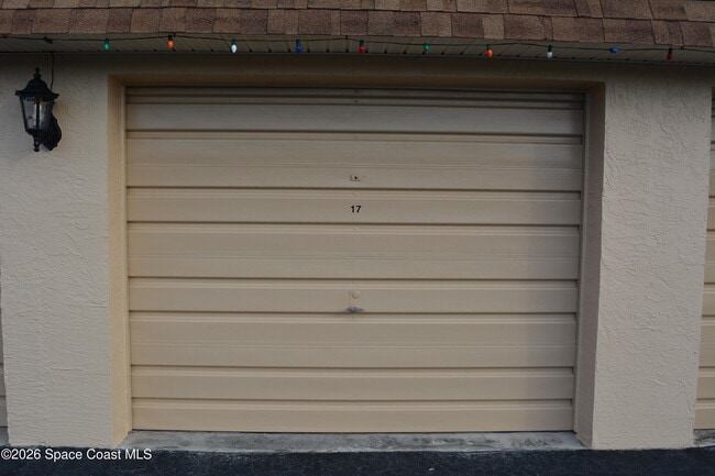 Building Photo - 8500 Ridgewood Ave