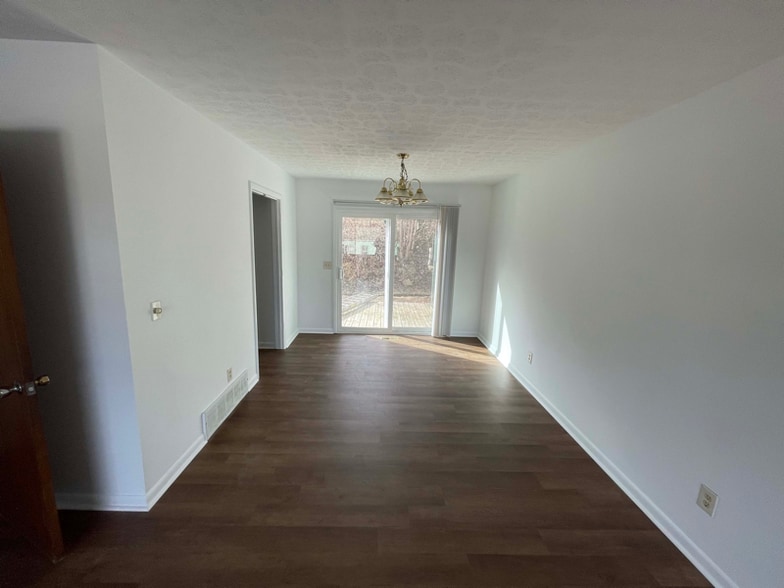 Building Photo - 6 Hapgood Hill