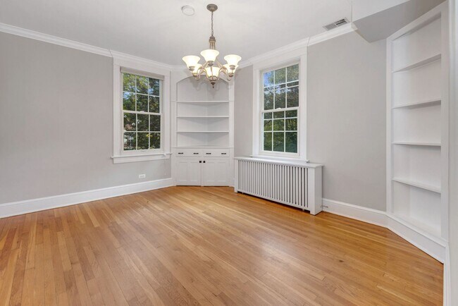 Building Photo - 4 Bed 4 Bath - Bethesda Expanded Colonial - One Car Garage