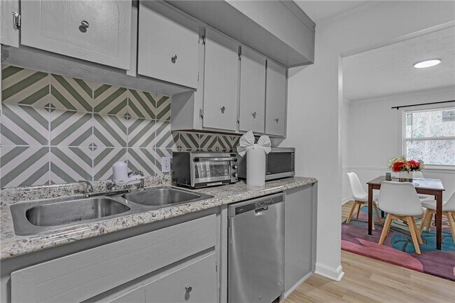 Building Photo - 2394 Lawrenceville Hwy