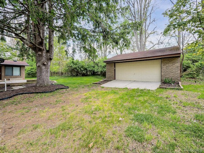 Building Photo - 7580 Thornwood St