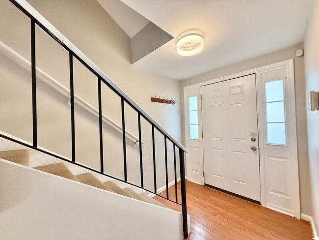 Building Photo - 7704 Falcon Rest Cir