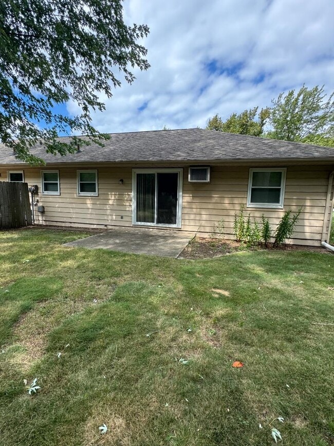 Building Photo - 3138 Birchwood St