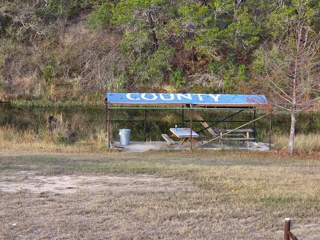 Building Photo - 708 Town Creek Rd