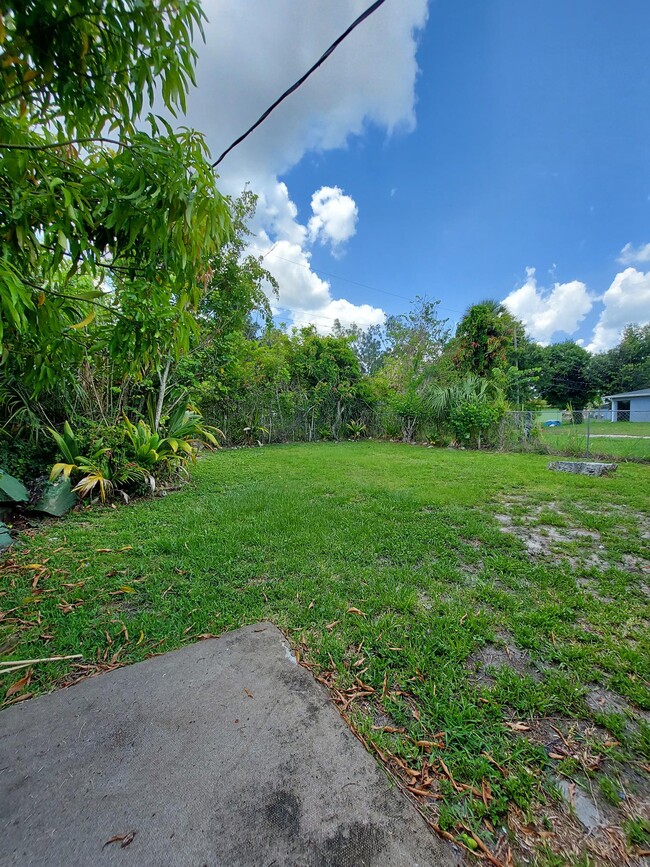Building Photo - 3315 Bassie Ct