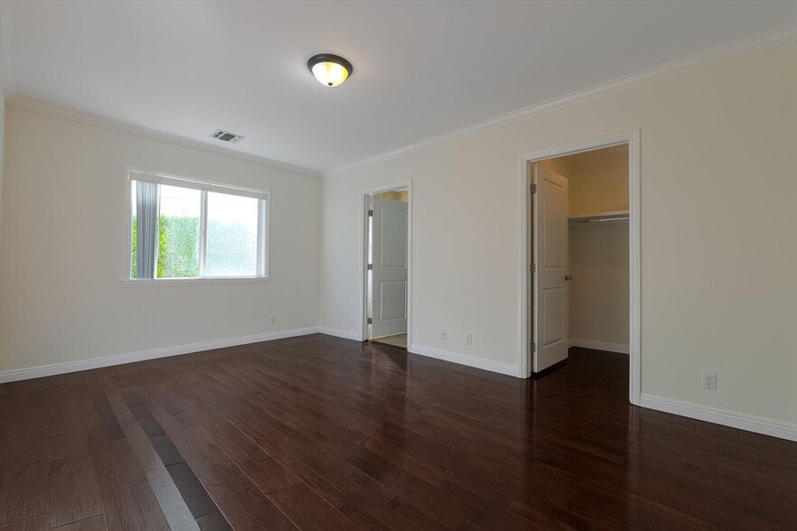 Building Photo - 809 N La Jolla Ave