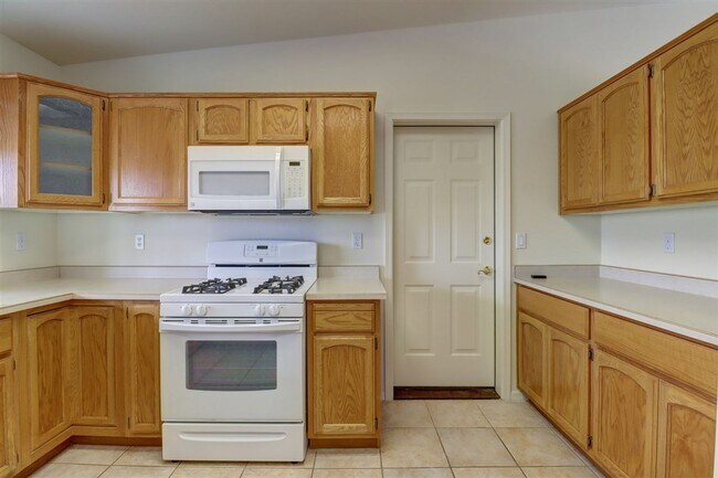 Building Photo - 9440 E Towago Dr