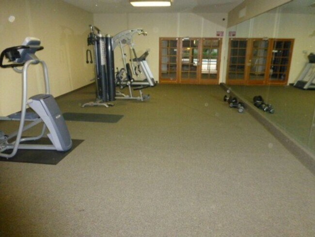 Building Photo - Charming 2-Bedroom Condo with Community Po...