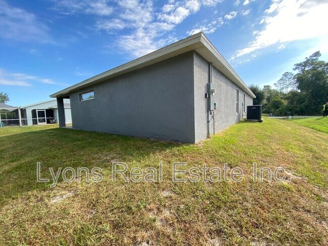 Building Photo - 2343 Briarwood St