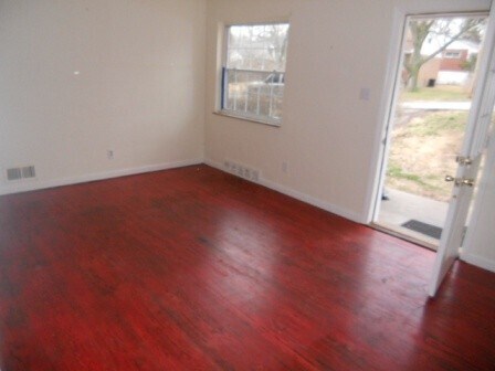 Building Photo - 528 Trenton Ave