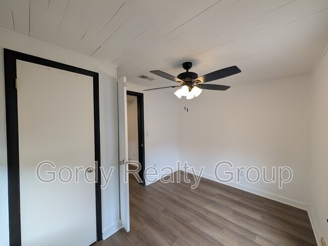 Building Photo - 5168 Abel Ln