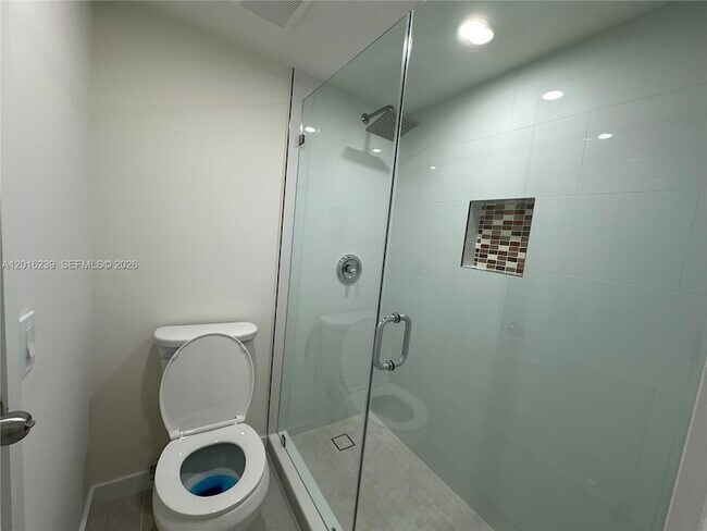 Building Photo - 8879 Fontainebleau Blvd