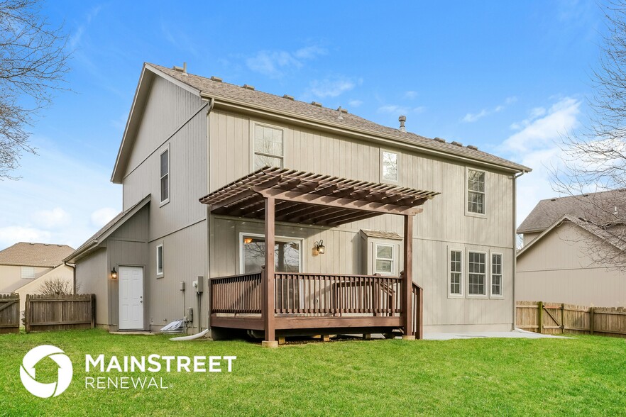 Building Photo - 4028 SW Chatham Dr