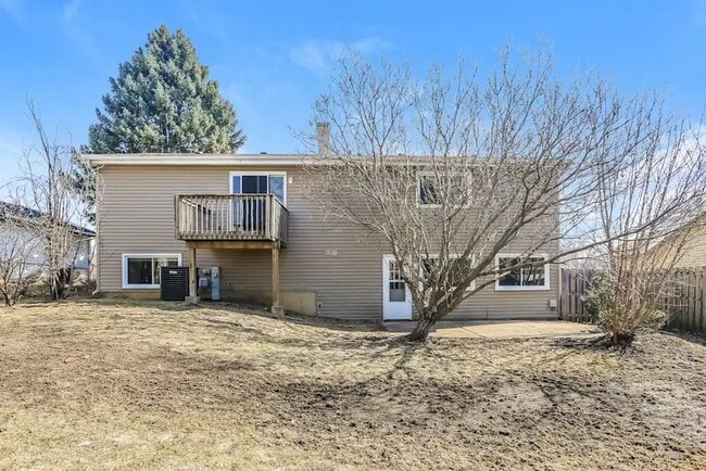 Building Photo - 212 Whitewater Dr