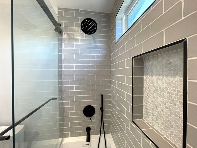 Building Photo - 14533 Lyle St