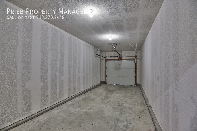 Building Photo - 12307 S Chelsea St