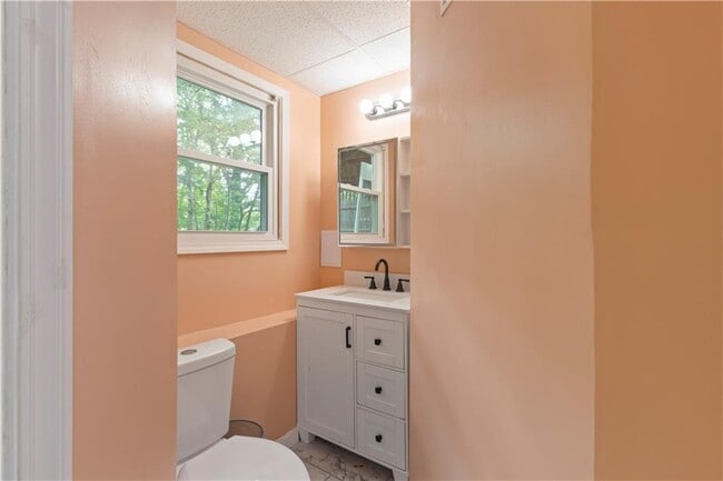 Building Photo - 32 Lawnacre Dr