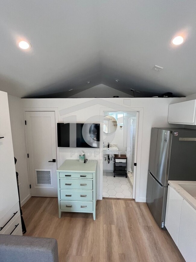 Building Photo - Skrzypek