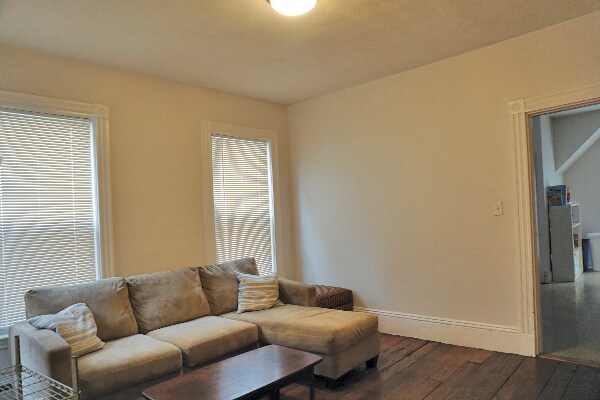 Building Photo - 339 Beacon St