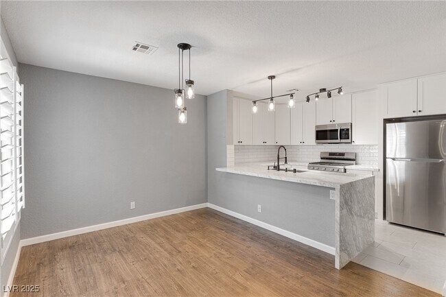 Building Photo - 2629 S Durango Dr