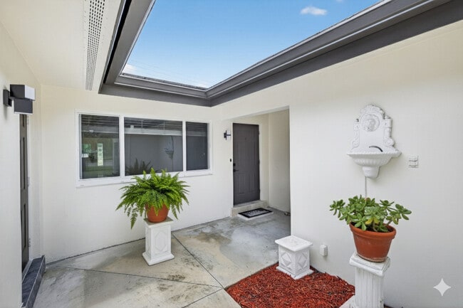 Primary Photo - 4442 Sea Grape Dr