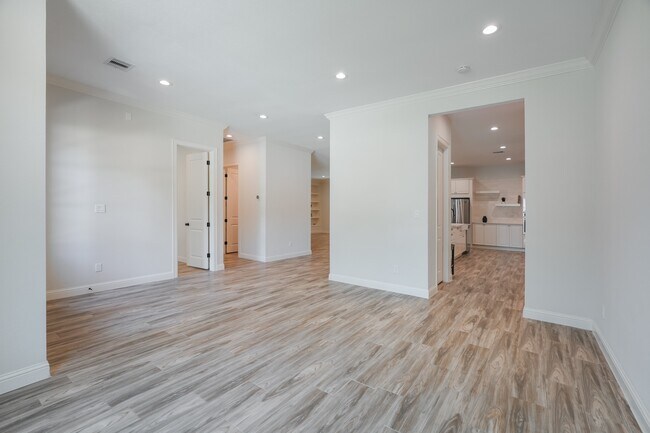 Building Photo - 25018 Rhett Butler Ct