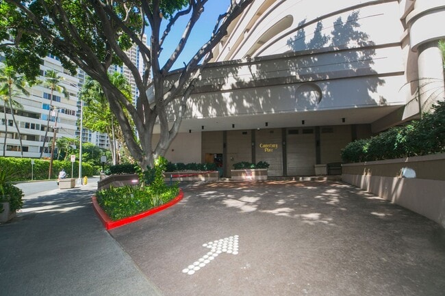 Building Photo - Canterbury Place - Fully renovated with hi...
