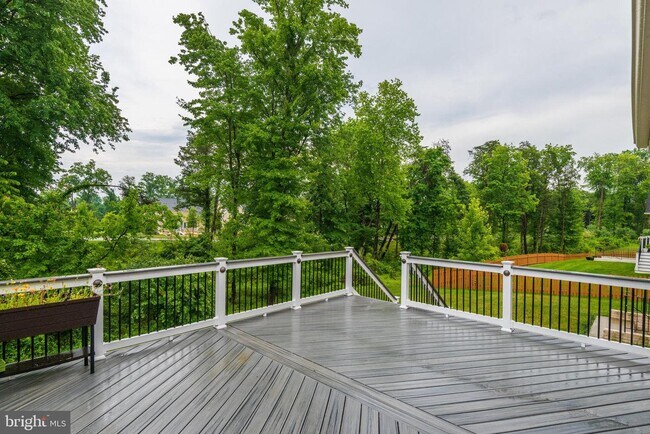 Building Photo - 41256 Lenah Point Dr