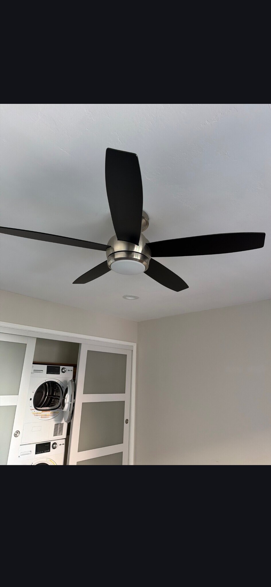 Building Photo - 512 E Ave