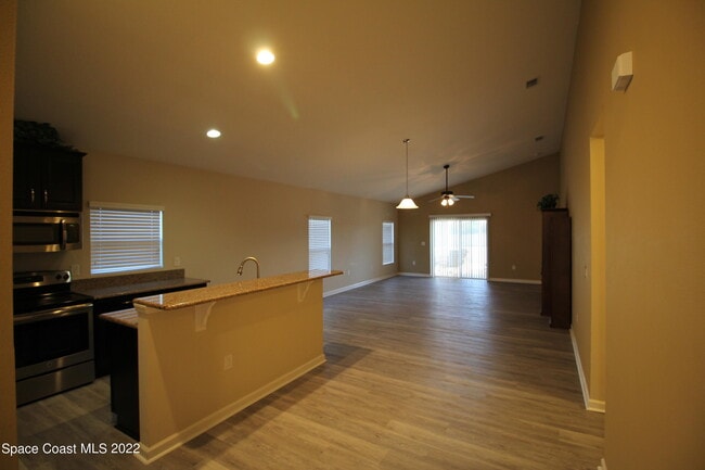 Building Photo - 2448 Snapdragon Dr NW