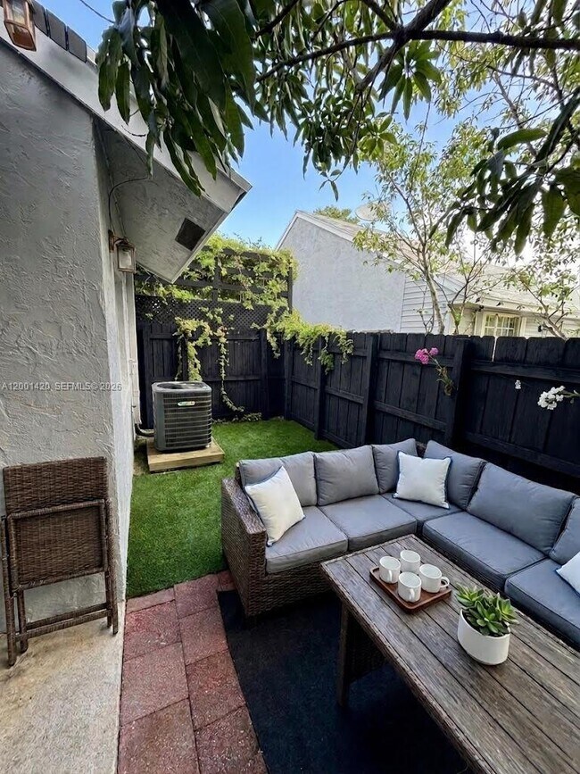 Building Photo - 7431 Tam Oshanter Blvd