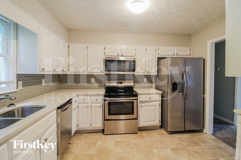 Building Photo - 732 Harness Ct