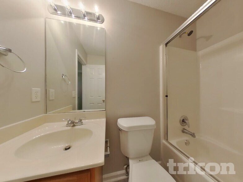 Building Photo - 62 Edith Ln