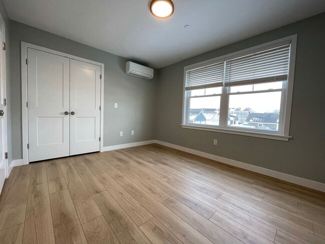 Building Photo - The Gables at Scarborough Downs: 2 Bedroom 1.5 Bath Condo, 2c. garage $2,750.00 4/01/2026