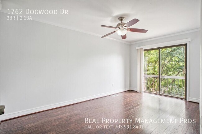 Building Photo - 1762 Dogwood Dr
