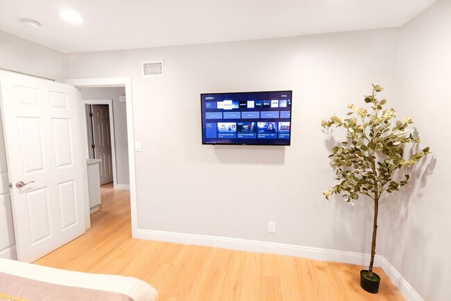 Building Photo - 8354 Adams St