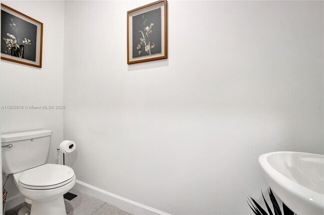 Building Photo - 242 SW 159th Ln
