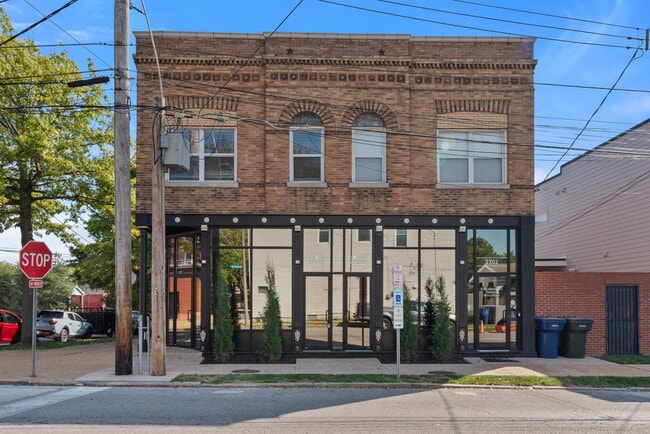 Building Photo - 2700 Macklind Ave