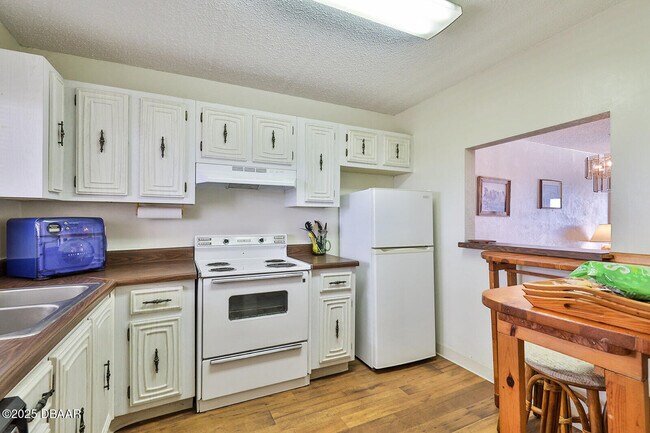 Building Photo - 2711 N Halifax Ave