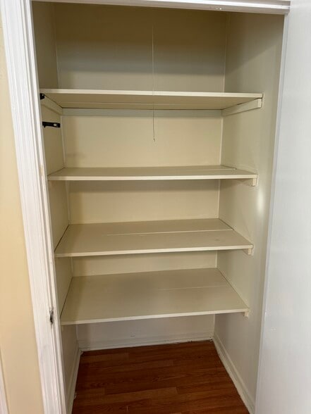 Building Photo - 116 Country Village Ct