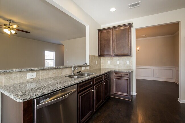 Building Photo - 216 Sleepy Way