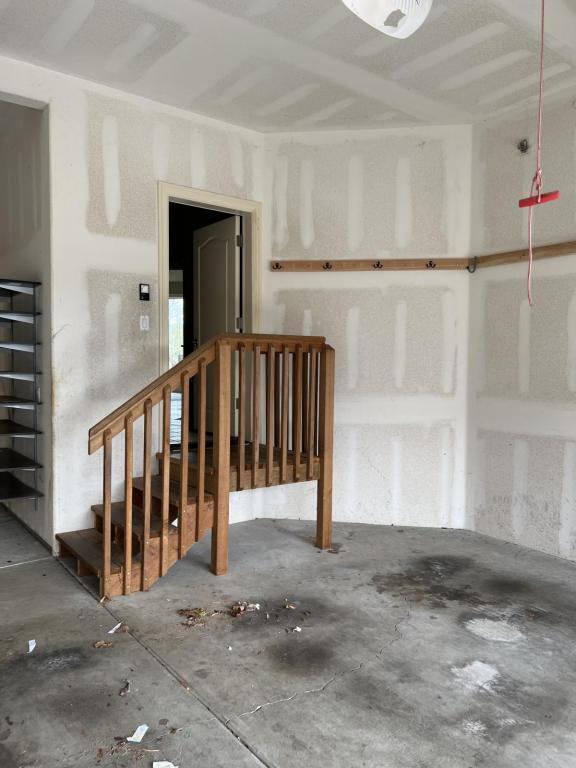 Building Photo - 15715 SE Bybee Dr