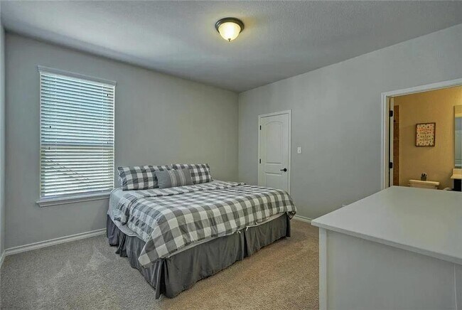 Building Photo - 1324 Clearwing Cir