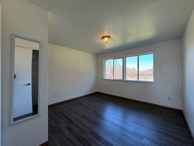 Building Photo - BH T 1335