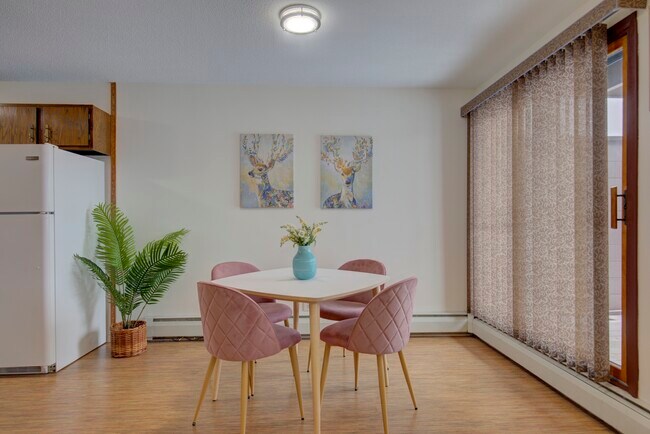 Building Photo - 4350 Trenton Ln N