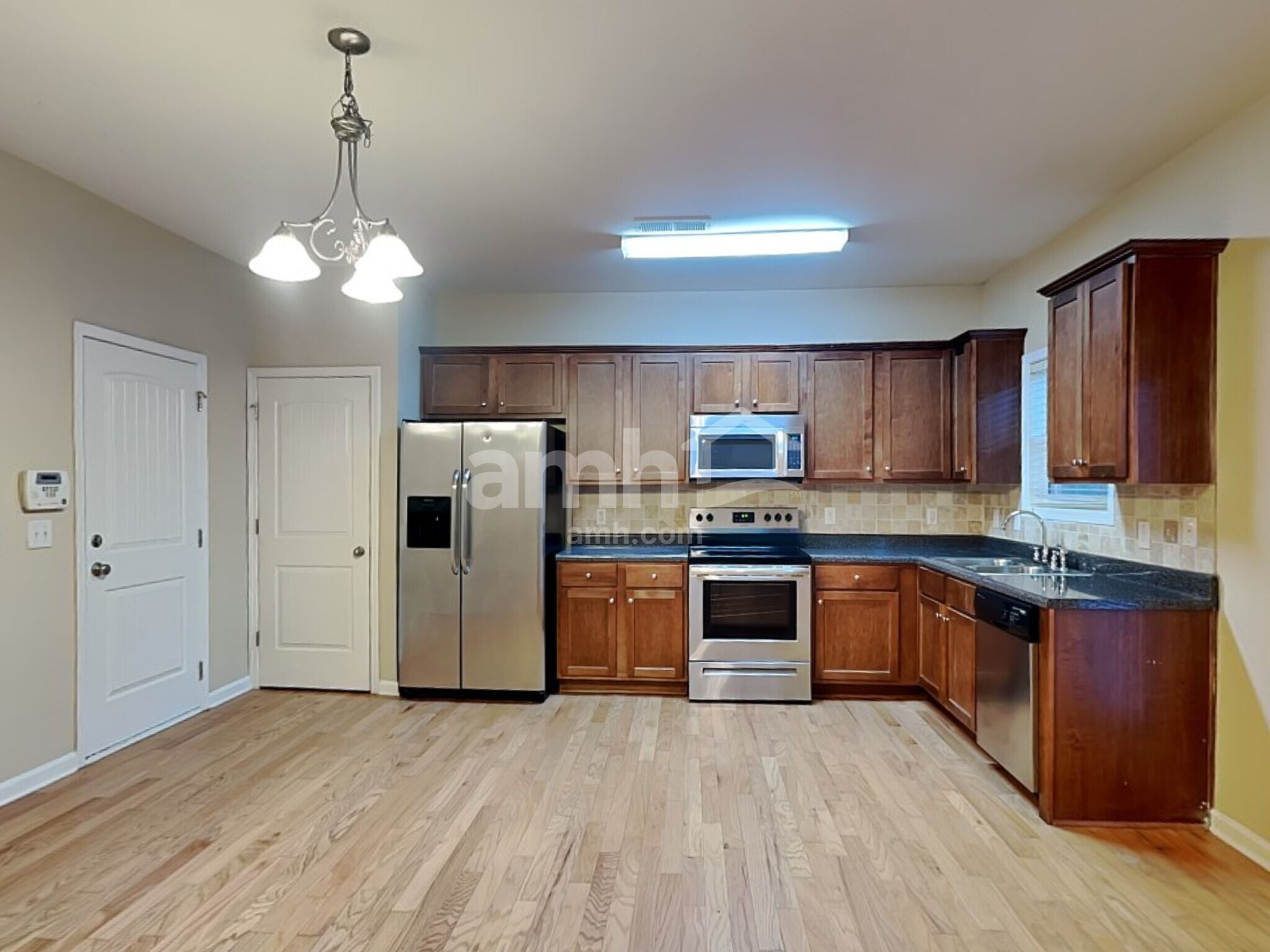 Building Photo - 507 Round Rock Trl