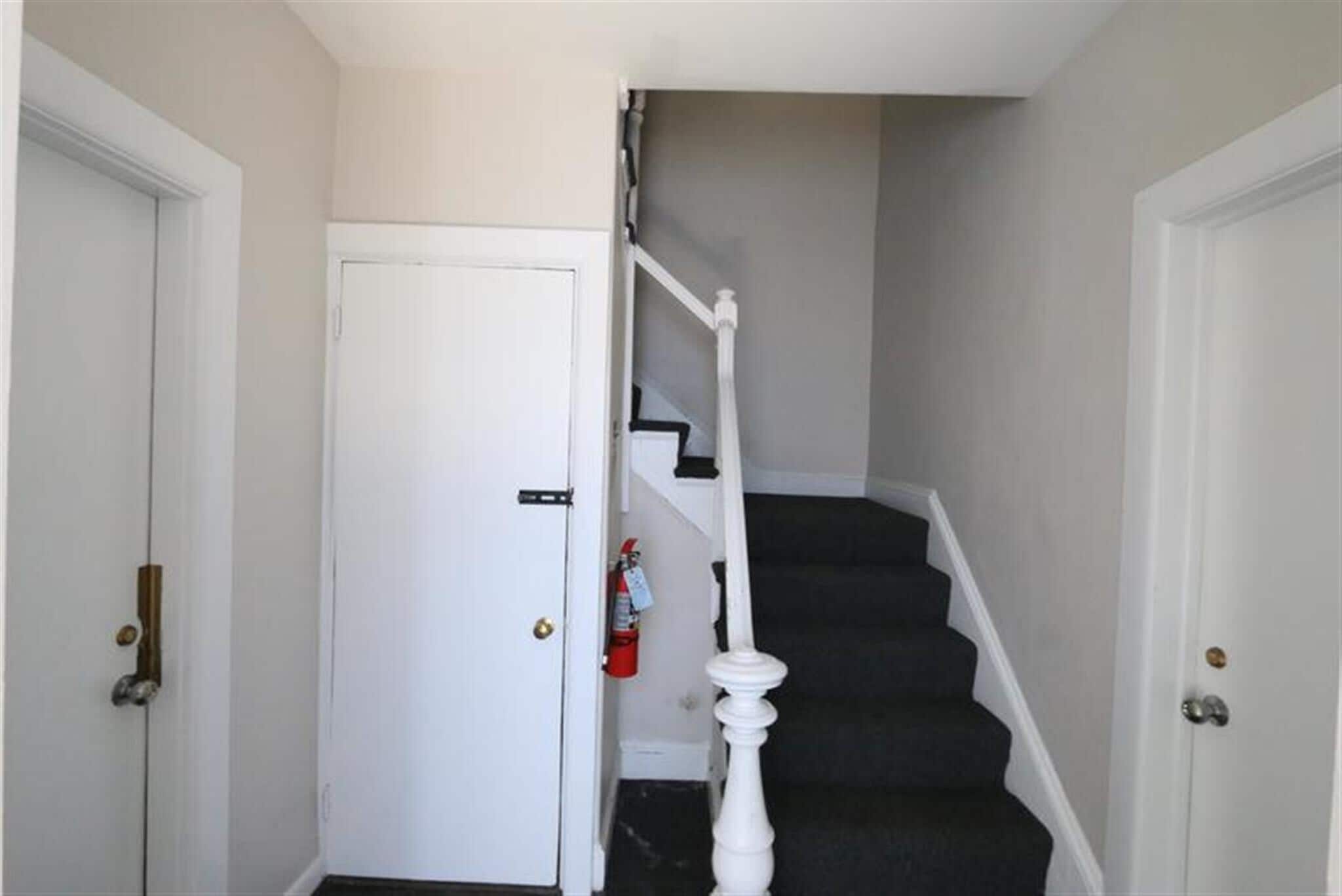 Building Photo - 5 Elmer St