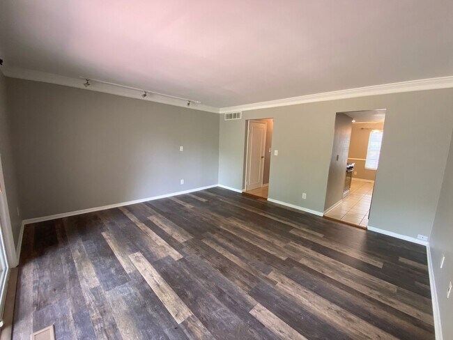 Building Photo - River-front condo