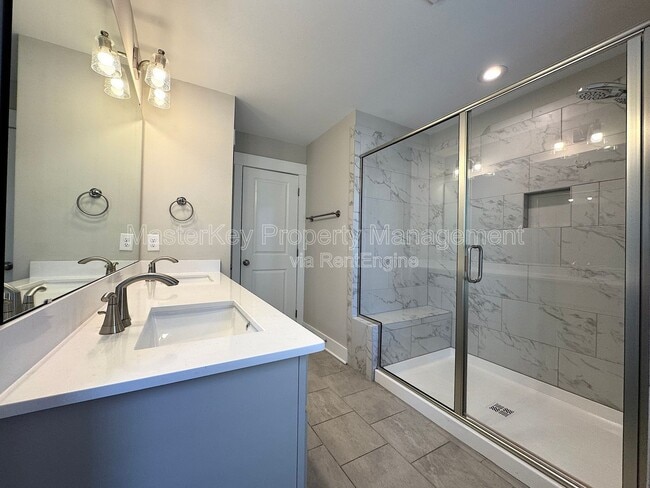 Building Photo - 102 N Dunn St