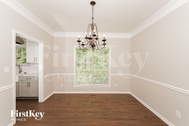 Building Photo - 3030 Weatherford Dr